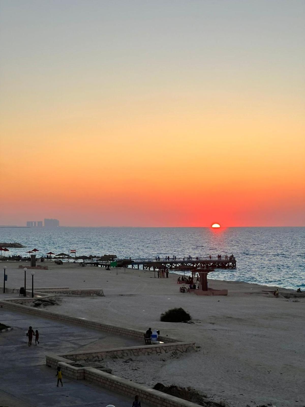 Beachfront Chalet In Green Beach, North Coast Villa El Alamein Eksteriør bilde